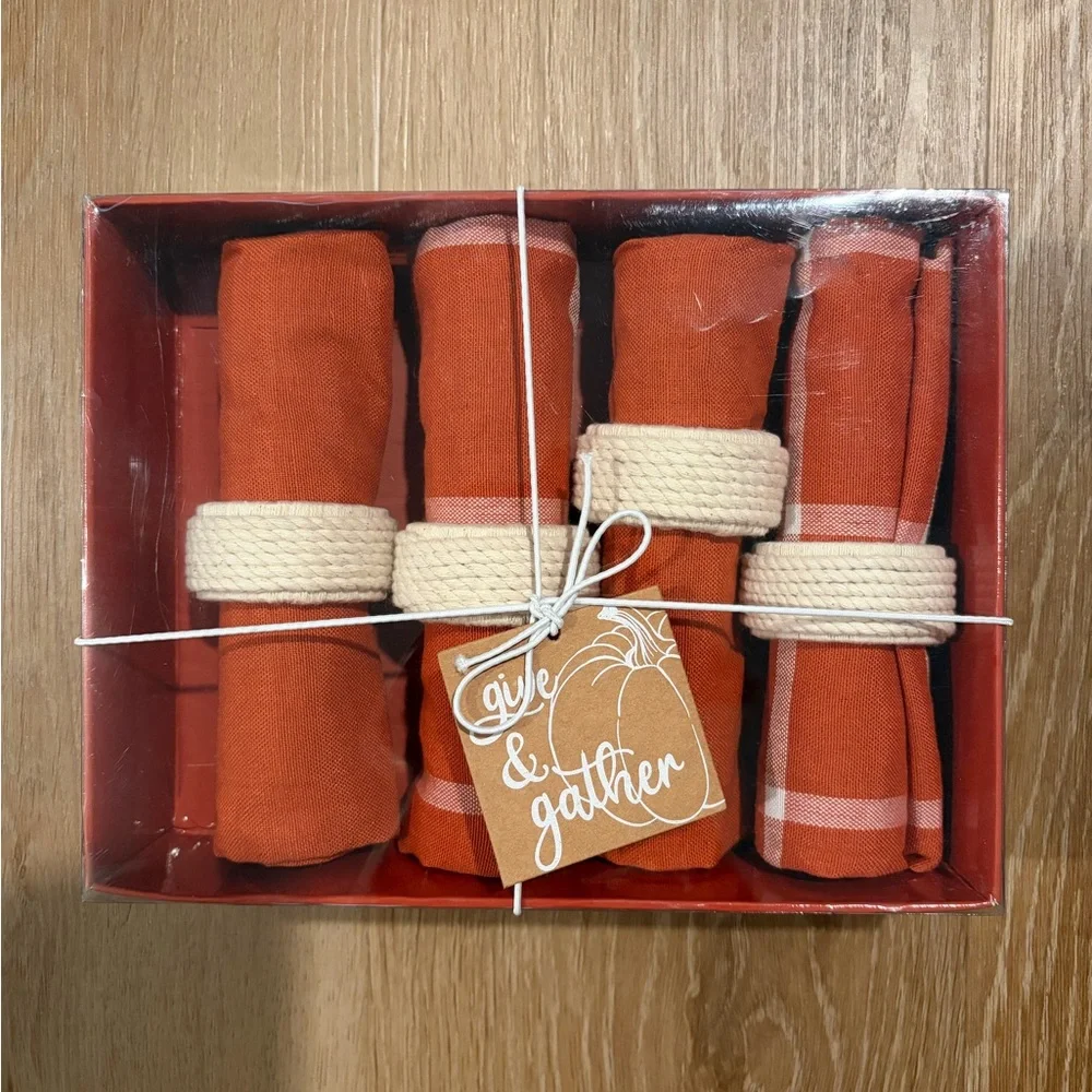Give & Gather Orange Linen Napkin Set (4) with Rope Rings